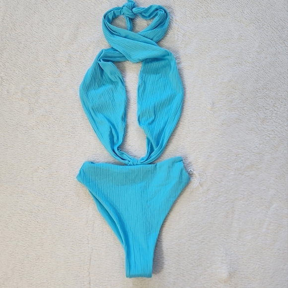 New!Frankie's Bikinis Dorothy Plisse Halter One-piece Swimsuit - Picture 5 of 13